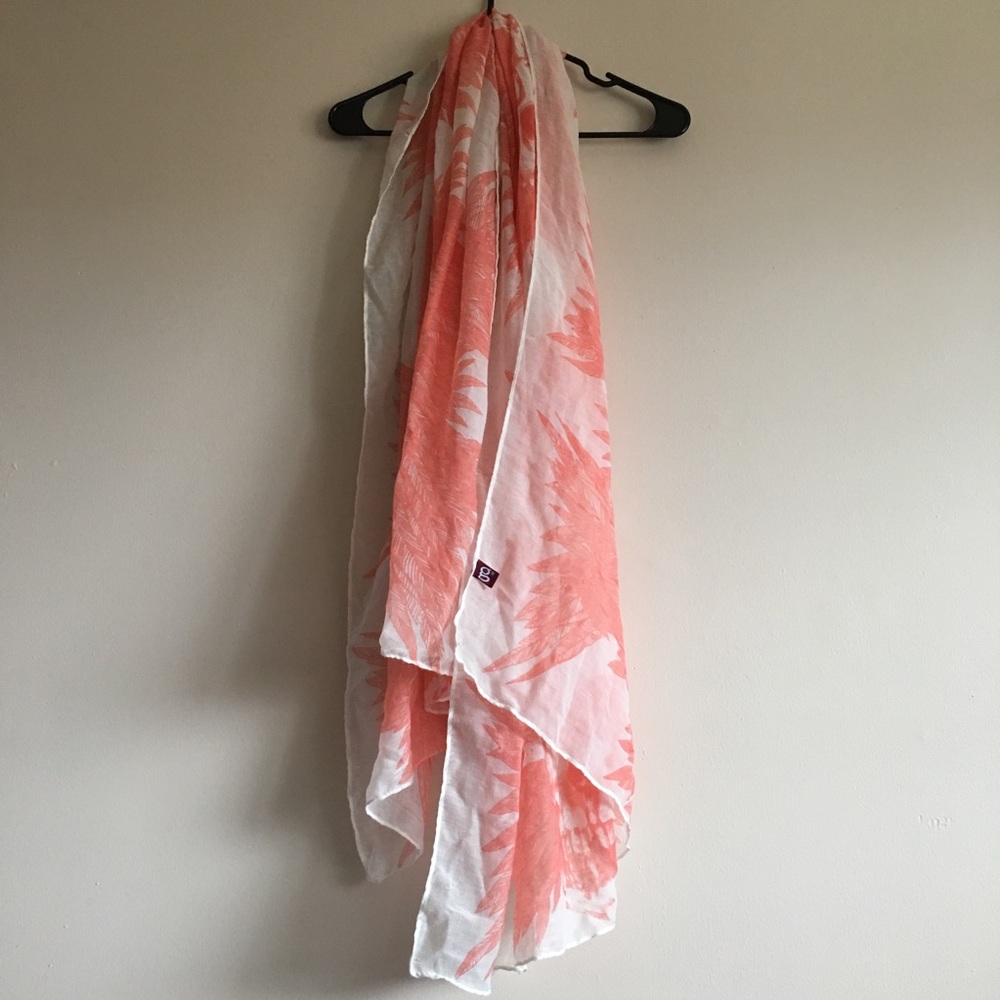 Skull and feathers scarf